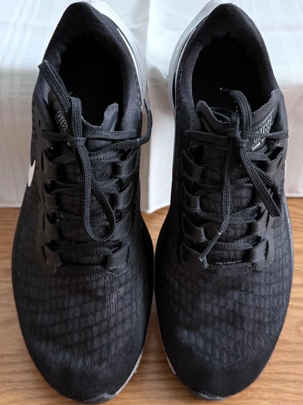 Nike Women's Air Zoom Pegasus 37 Running Shoes (8.5)